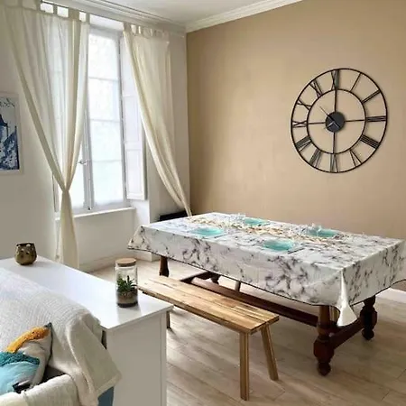 Apartment Place Carnot-coeur De La Bastide-wifi Carcassonne