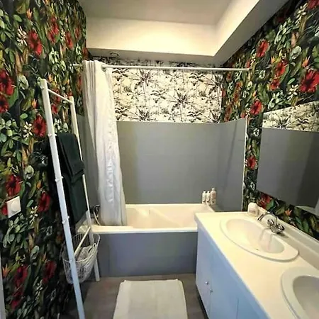 Apartment Place Carnot-coeur De La Bastide-wifi Carcassonne